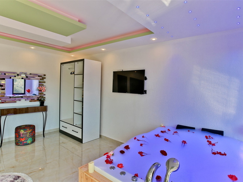  gece  -  Kasım
  | Patara'da Lüks Doğa Villası: Hamam, Sauna, Sinema Odası ve Isıtmalı Havuz ile 4 Kişilik Rüya Tatil